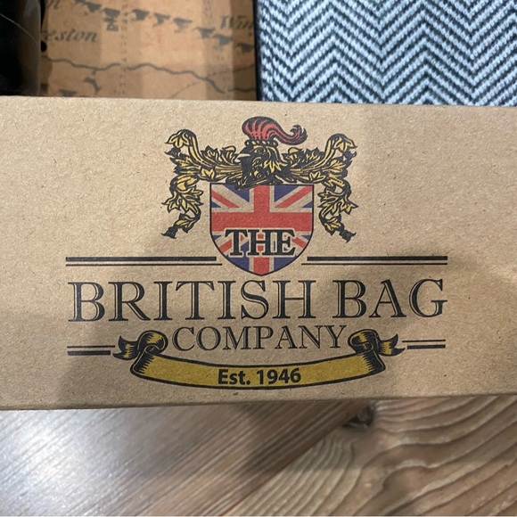 British Bag Company Crossbody and Water Bottle Set - Picture 4 of 4